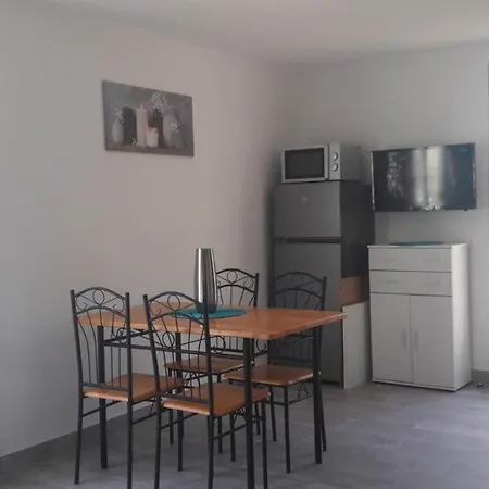 Maisonnette Proche Sarlat-la-caneda Σπίτι διακοπών *